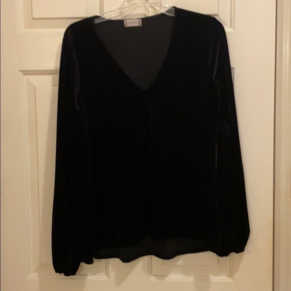 Long sleeve black velvet top